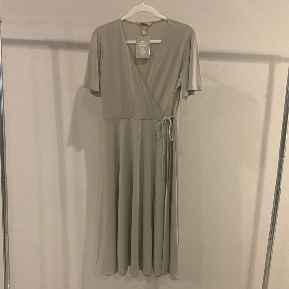 H&M New Light Sage Green Dress, Size M